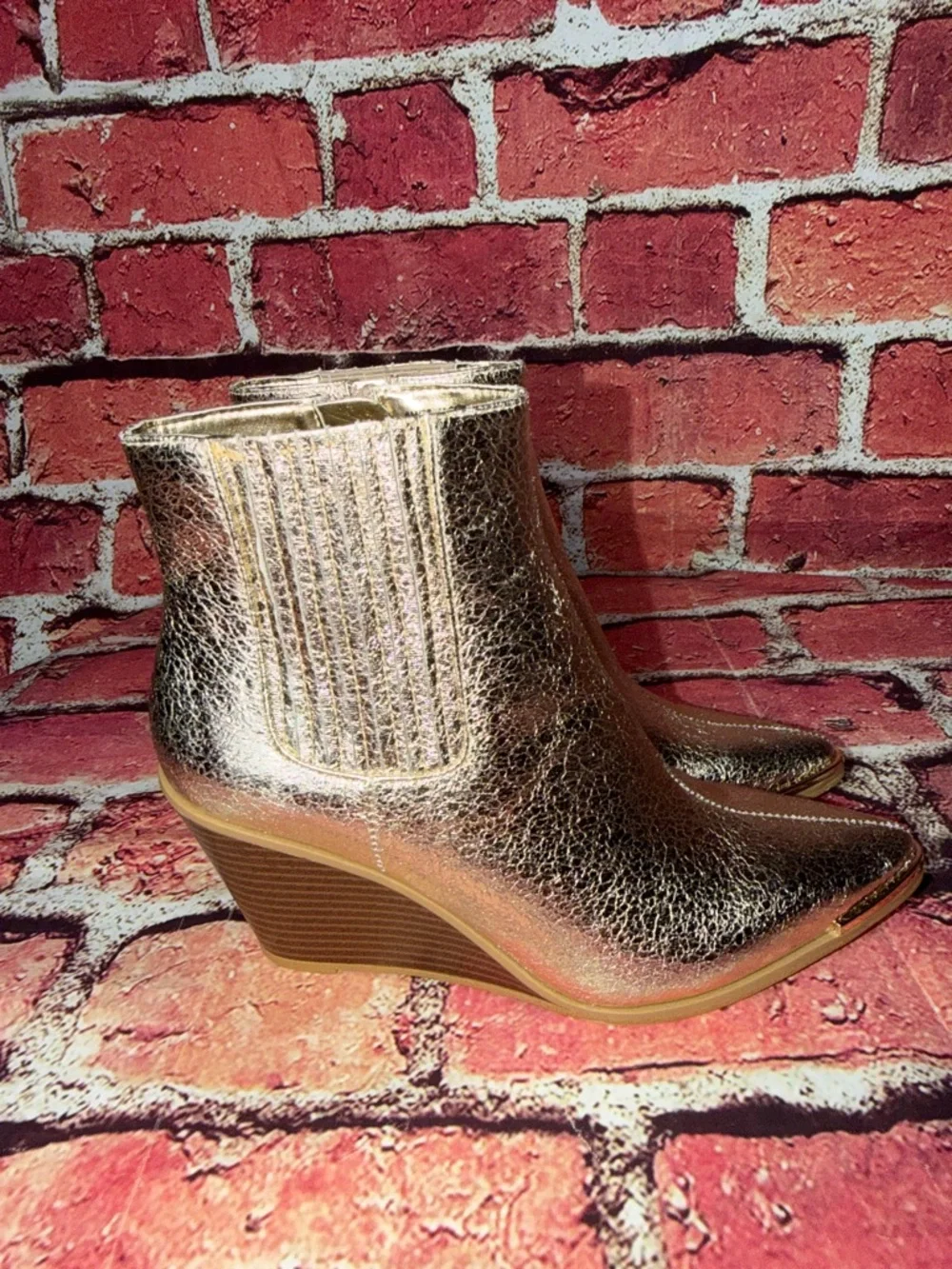 BCBGeneration Women’s Jacksin Wedge Ankle Chelsea Boots size 6 new